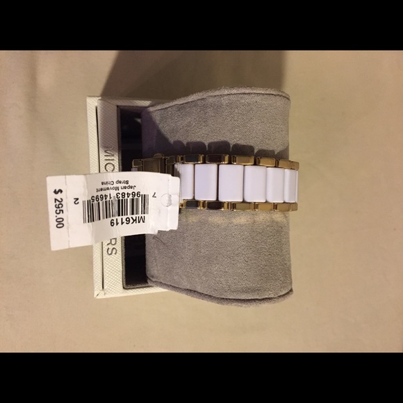 Michael Kors Watch - Picture 3 of 4